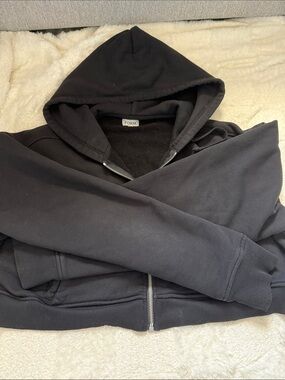 Form Activewear NYC Cropped Zip-Up